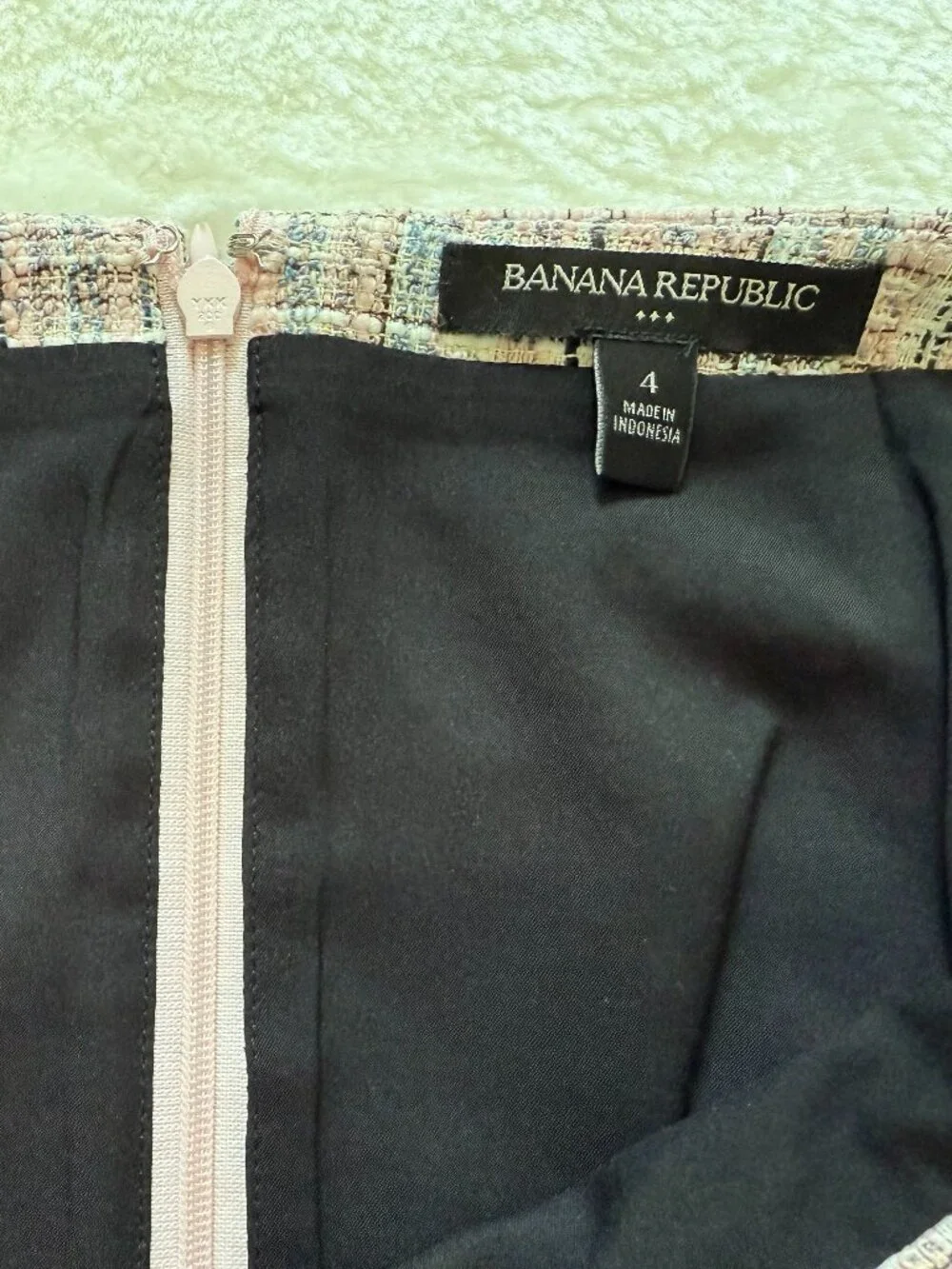 Banana Republic Pink Tweed Pencil Skirt Size 4 Office Chic - Picture 7 of 7